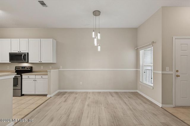 9400 UNDERWING Way 8, Jacksonville, FL 32257