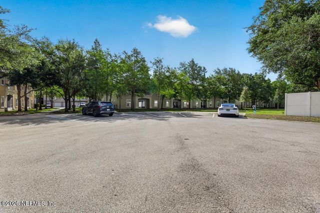 9400 UNDERWING Way 8, Jacksonville, FL 32257