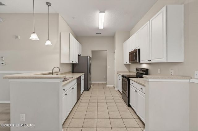 9400 UNDERWING Way 8, Jacksonville, FL 32257