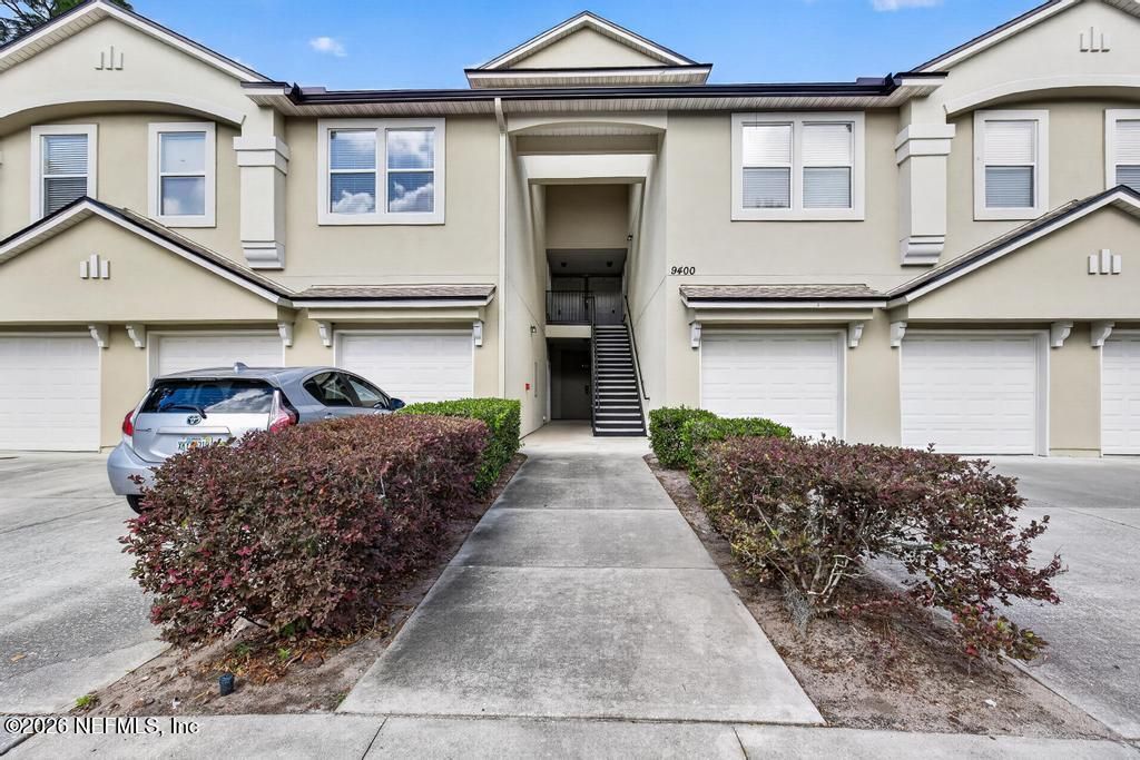 9400 UNDERWING Way 8, Jacksonville, FL 32257
