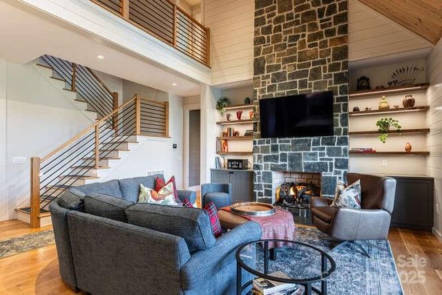 131 Lodestone Drive, Sylva, NC 28779