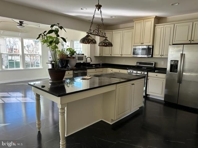 25067 GREAT BERKHAMSTED DR, Aldie, VA 20105