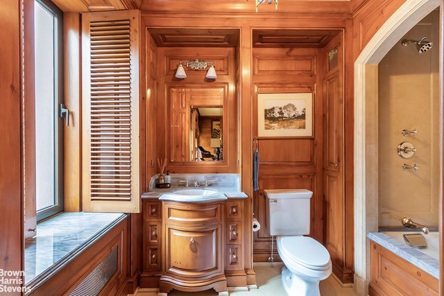 25 SUTTON Place MAISONETTE, New York City, NY 10022
