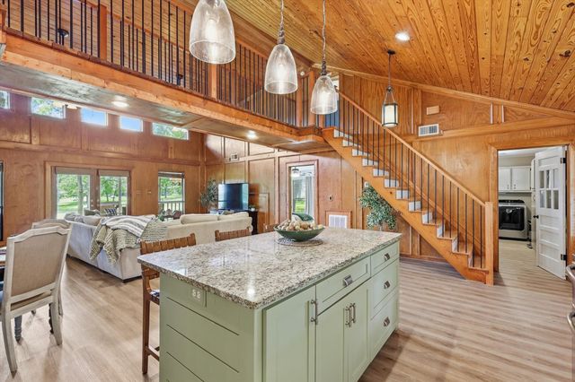 413 Cocopa Drive, Lake Kiowa, TX 76240