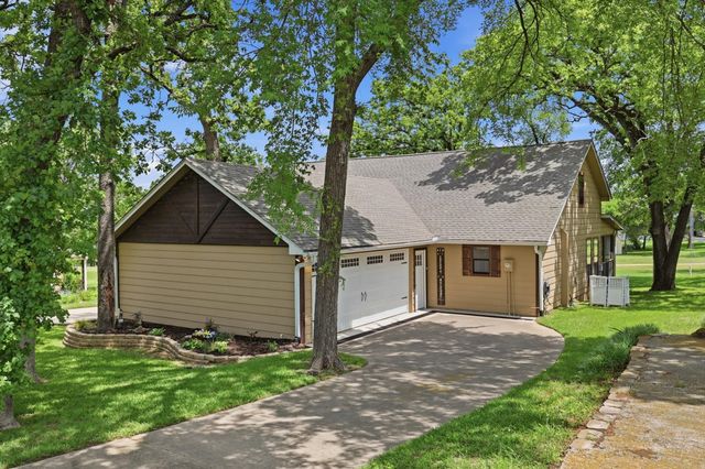 413 Cocopa Drive, Lake Kiowa, TX 76240