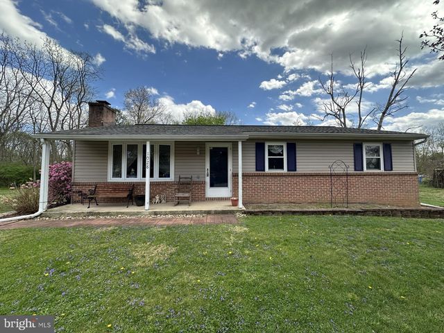 1028 WOODLAND PARKWAY, State Line, PA 17263