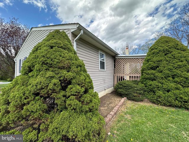 1028 WOODLAND PARKWAY, State Line, PA 17263