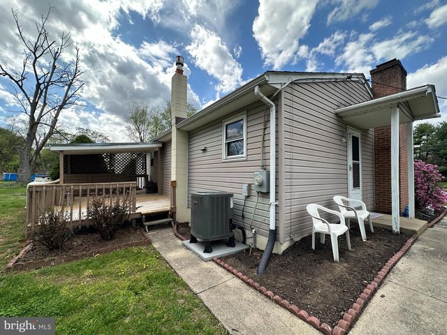 1028 WOODLAND PARKWAY, State Line, PA 17263