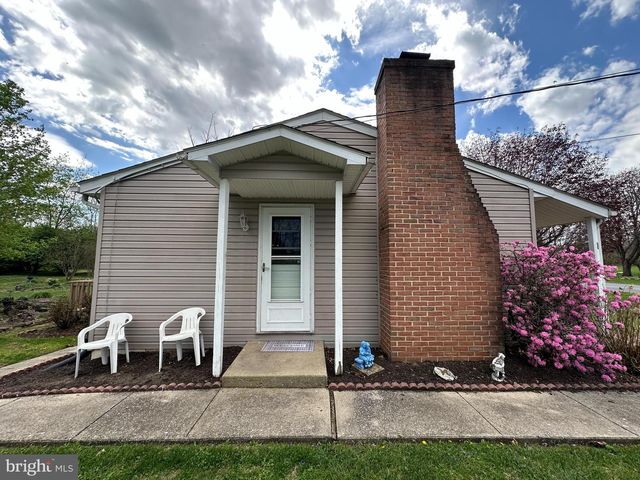 1028 WOODLAND PARKWAY, State Line, PA 17263