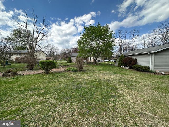 1028 WOODLAND PARKWAY, State Line, PA 17263