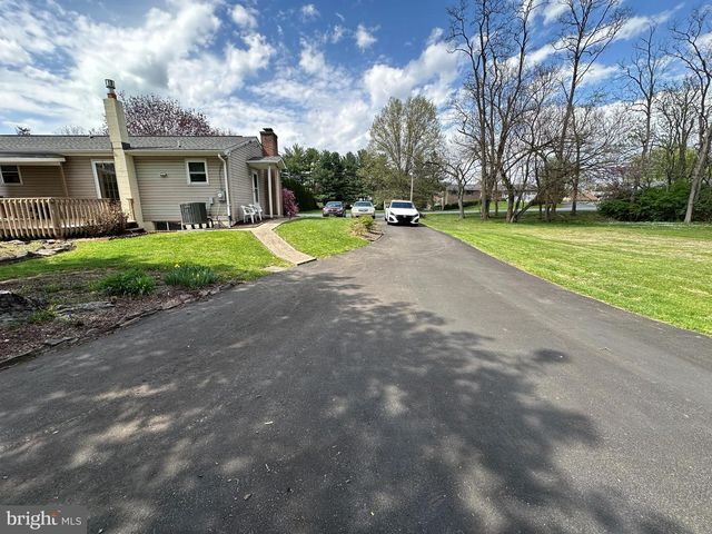 1028 WOODLAND PARKWAY, State Line, PA 17263
