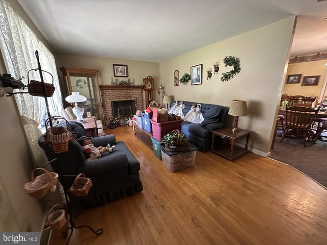 1028 WOODLAND PARKWAY, State Line, PA 17263