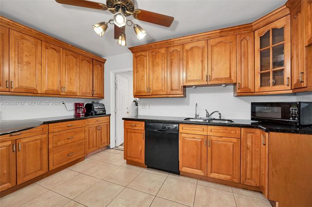 220 SW 65th Ave, Pembroke Pines, FL 33023