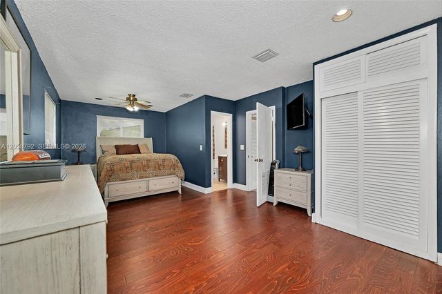 220 SW 65th Ave, Pembroke Pines, FL 33023