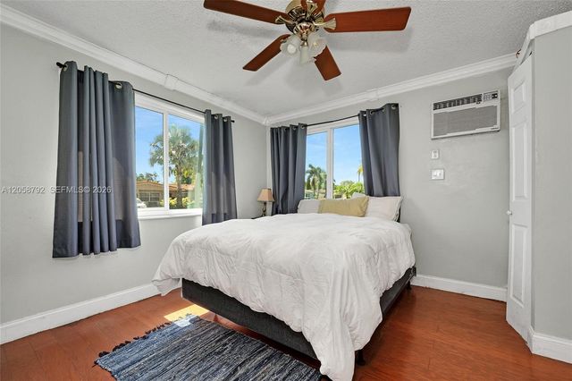220 SW 65th Ave, Pembroke Pines, FL 33023