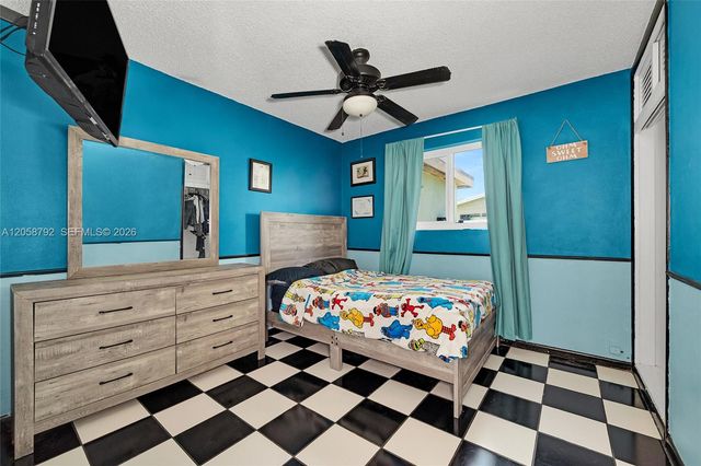 220 SW 65th Ave, Pembroke Pines, FL 33023