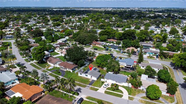 220 SW 65th Ave, Pembroke Pines, FL 33023