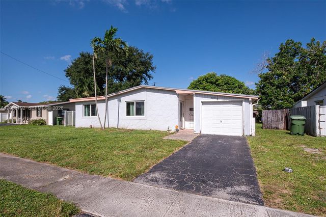 220 SW 65th Ave, Pembroke Pines, FL 33023