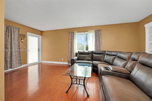 220 SW 65th Ave, Pembroke Pines, FL 33023