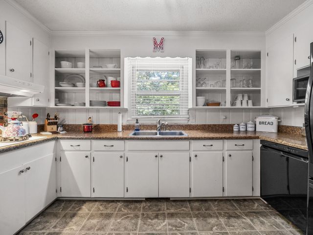 98 Littlejohn Court, Roebuck, SC 29376