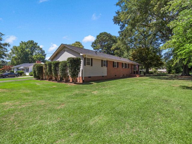 98 Littlejohn Court, Roebuck, SC 29376