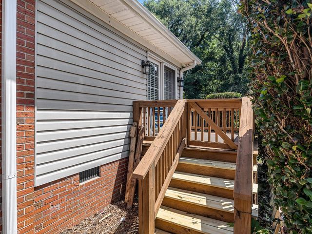 98 Littlejohn Court, Roebuck, SC 29376