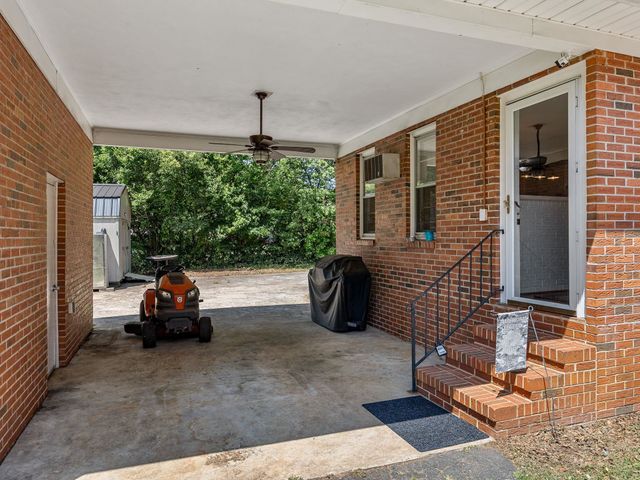 98 Littlejohn Court, Roebuck, SC 29376