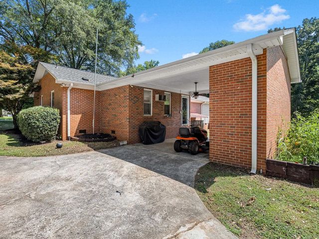 98 Littlejohn Court, Roebuck, SC 29376