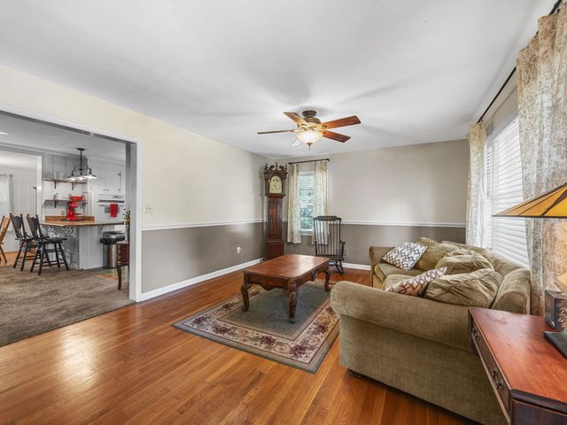 98 Littlejohn Court, Roebuck, SC 29376