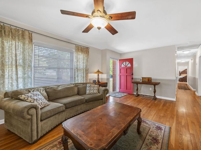 98 Littlejohn Court, Roebuck, SC 29376