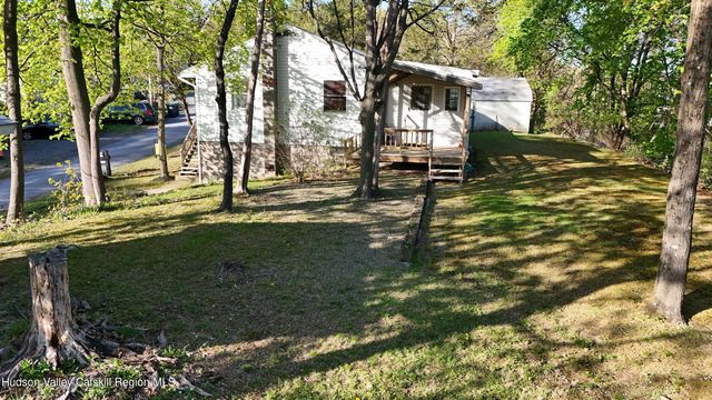 20 Saugerties Manor Road, Saugerties, NY 12477