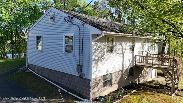 20 Saugerties Manor Road, Saugerties, NY 12477