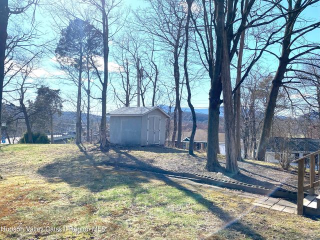 20 Saugerties Manor Road, Saugerties, NY 12477