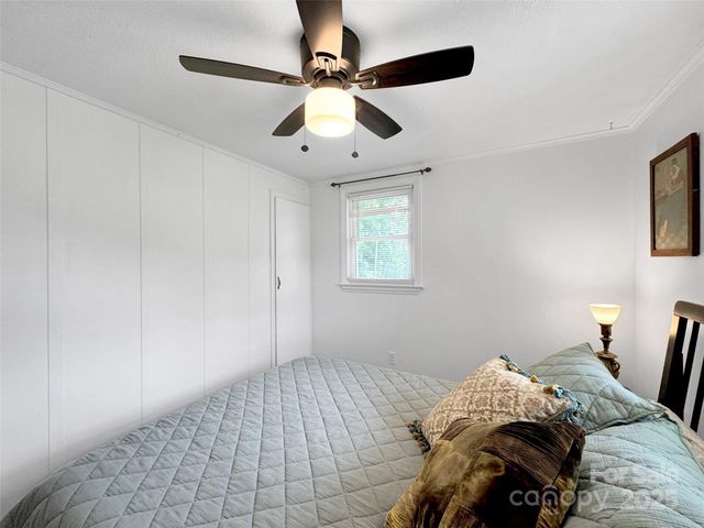 340 Mauney Cove Road, Waynesville, NC 28786