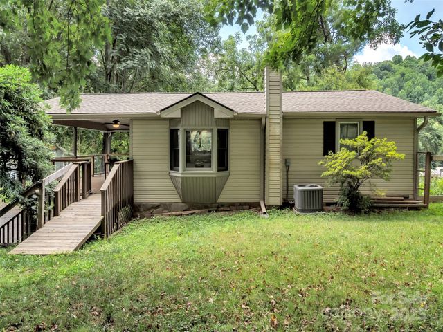 340 Mauney Cove Road, Waynesville, NC 28786