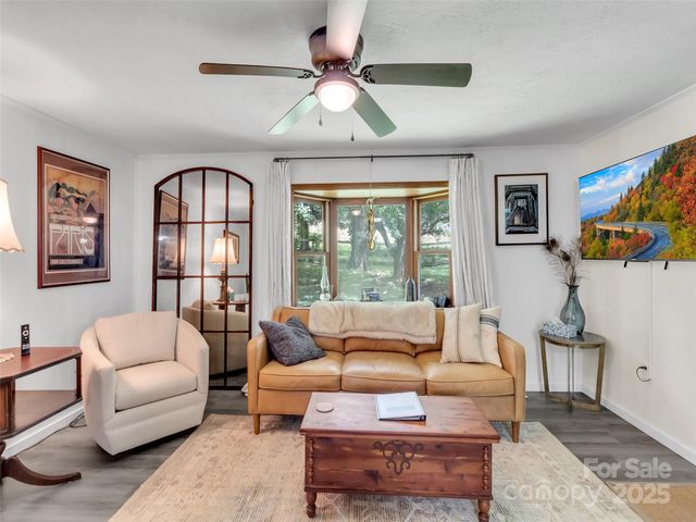 340 Mauney Cove Road, Waynesville, NC 28786