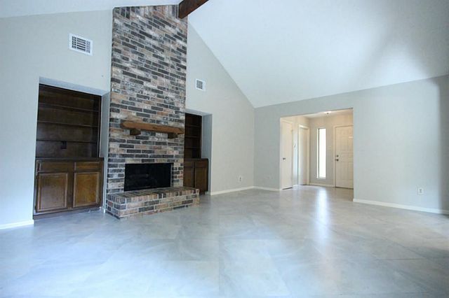 13 Maywind Court, The Woodlands, TX 77381