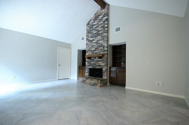 13 Maywind Court, The Woodlands, TX 77381