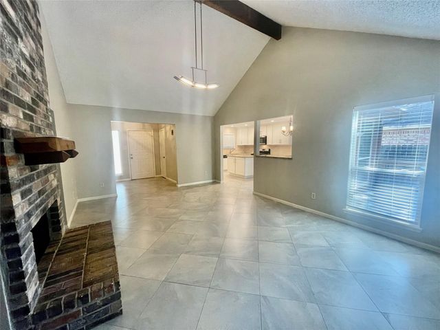 13 Maywind Court, The Woodlands, TX 77381
