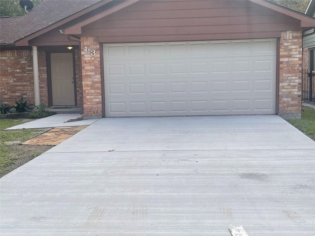 13 Maywind Court, The Woodlands, TX 77381