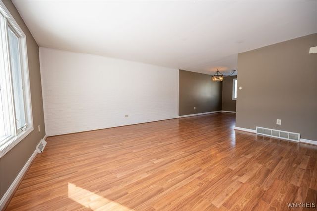 2444 Colvin Blvd, Tonawanda, NY 14150