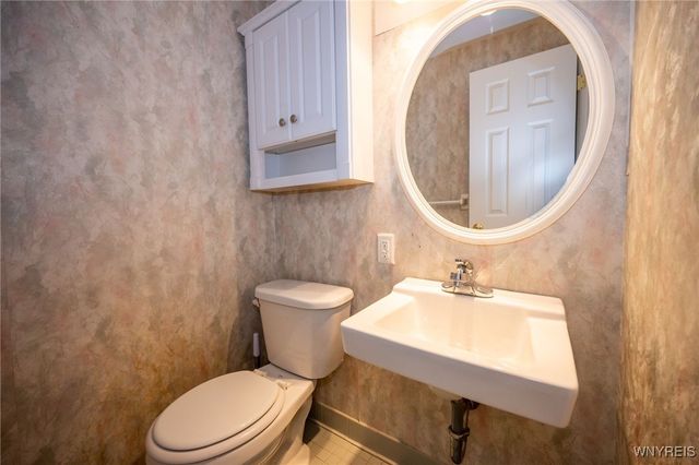 2444 Colvin Blvd, Tonawanda, NY 14150