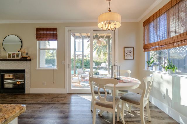 141 Bridgeway Ct, Roseville, CA 95678