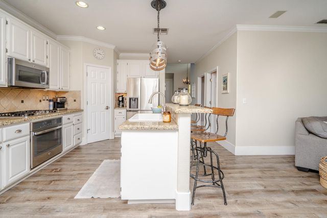 141 Bridgeway Ct, Roseville, CA 95678