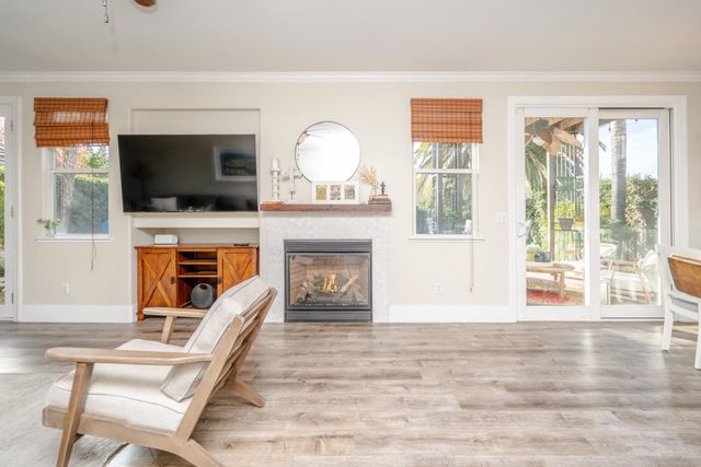 141 Bridgeway Ct, Roseville, CA 95678