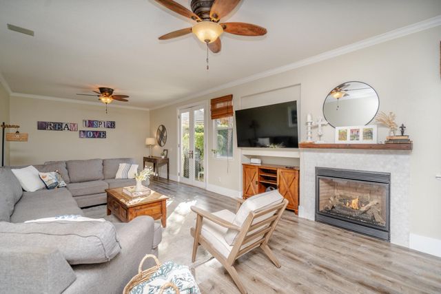 141 Bridgeway Ct, Roseville, CA 95678