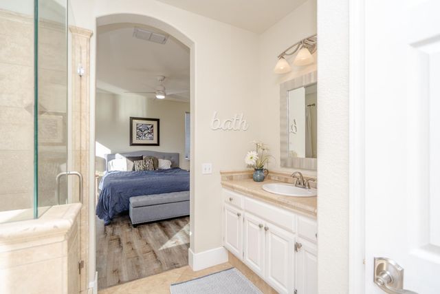 141 Bridgeway Ct, Roseville, CA 95678