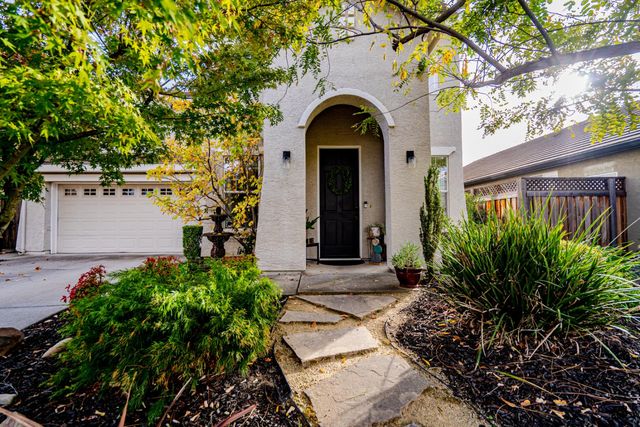 141 Bridgeway Ct, Roseville, CA 95678