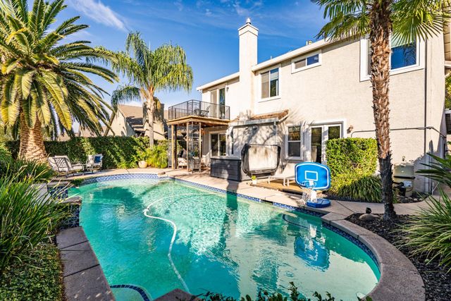 141 Bridgeway Ct, Roseville, CA 95678