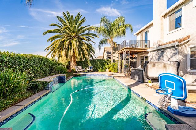 141 Bridgeway Ct, Roseville, CA 95678